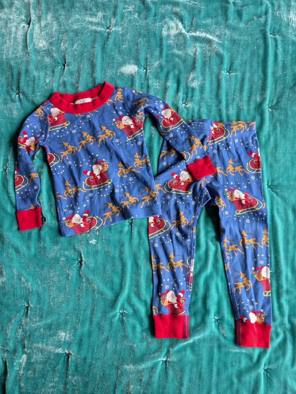 Hanna Andersson Holiday Christmas Pajama Set - 3T - Blue and Red Santa's Sleigh